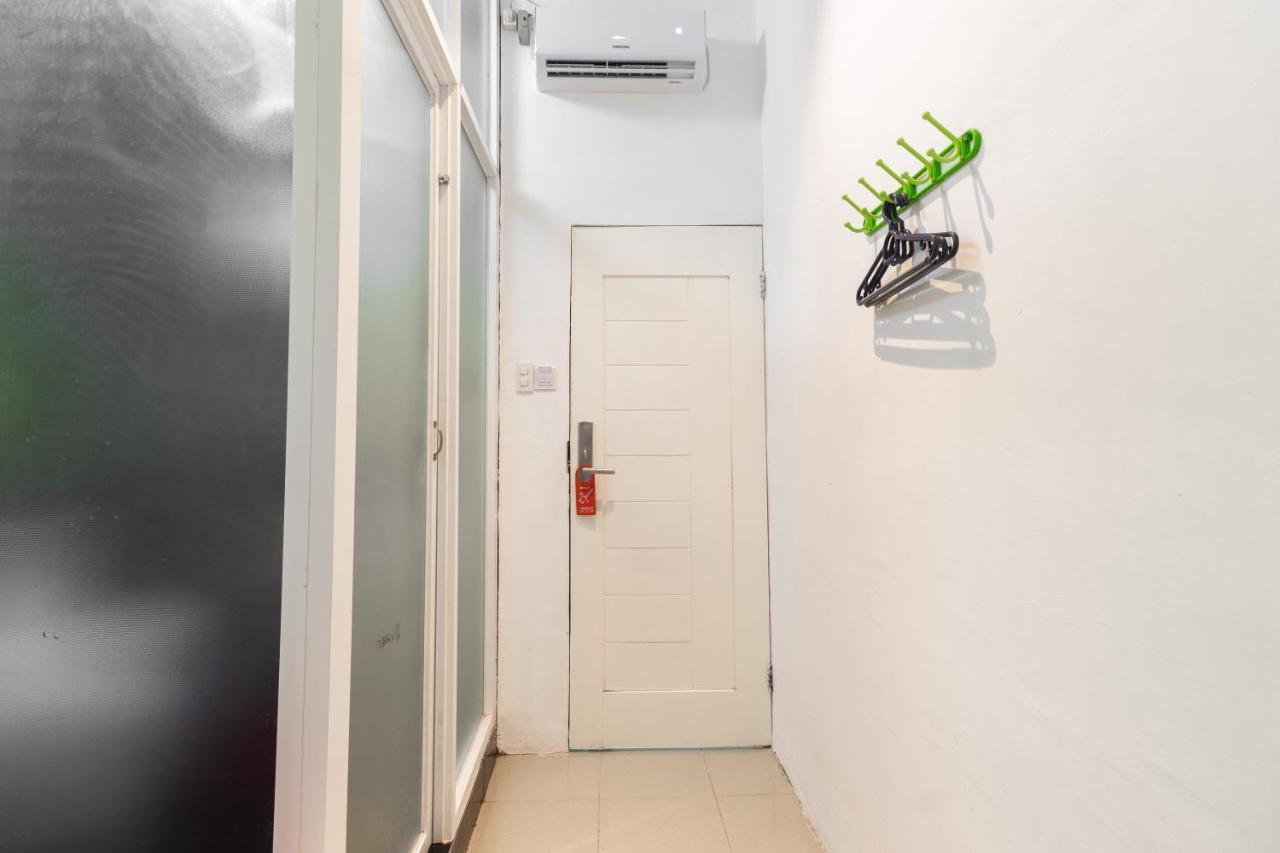 Hôtel Reddoorz Near Sun Plaza Medan 2 Extérieur photo