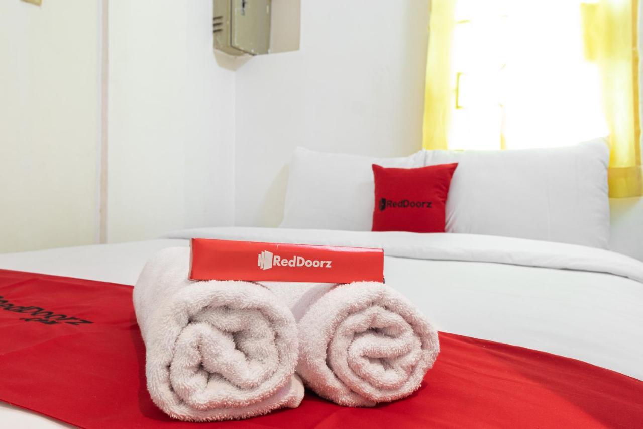 Hôtel Reddoorz Near Sun Plaza Medan 2 Extérieur photo